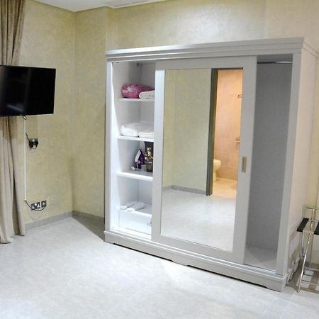 ذا فيفتى ايت السالمية Aparthotel Kuwait City Exterior photo